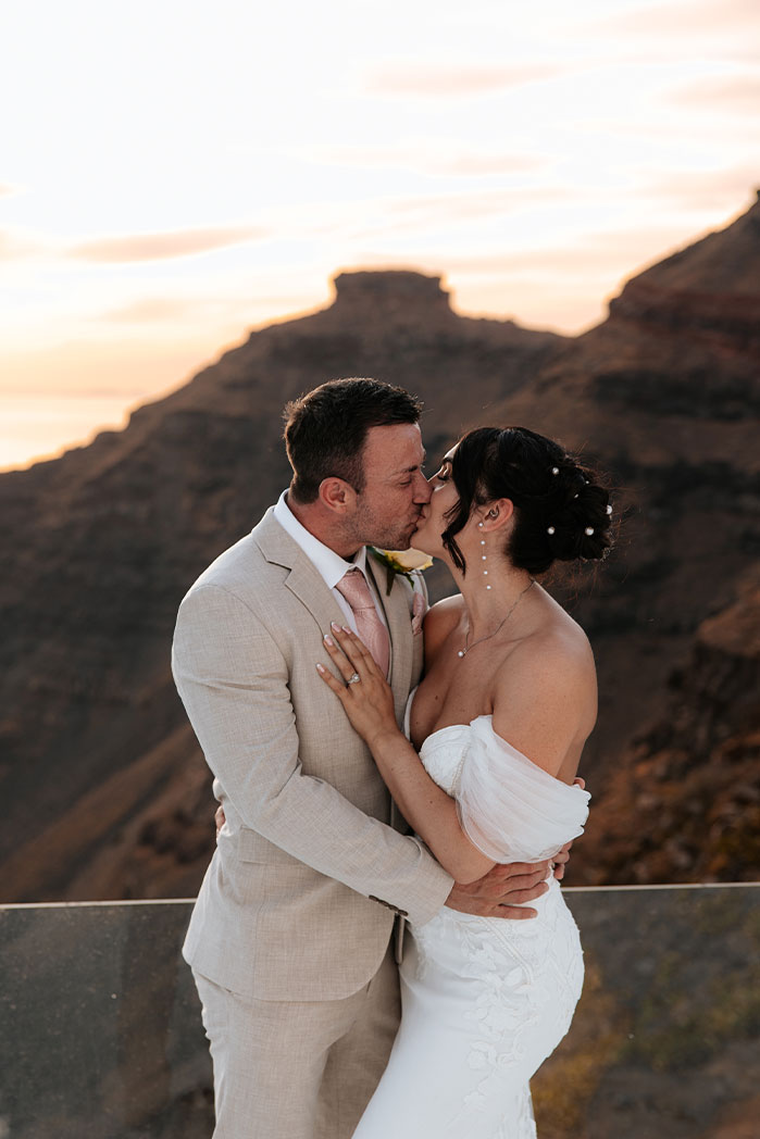 Engagement photography in Santorini, Greece